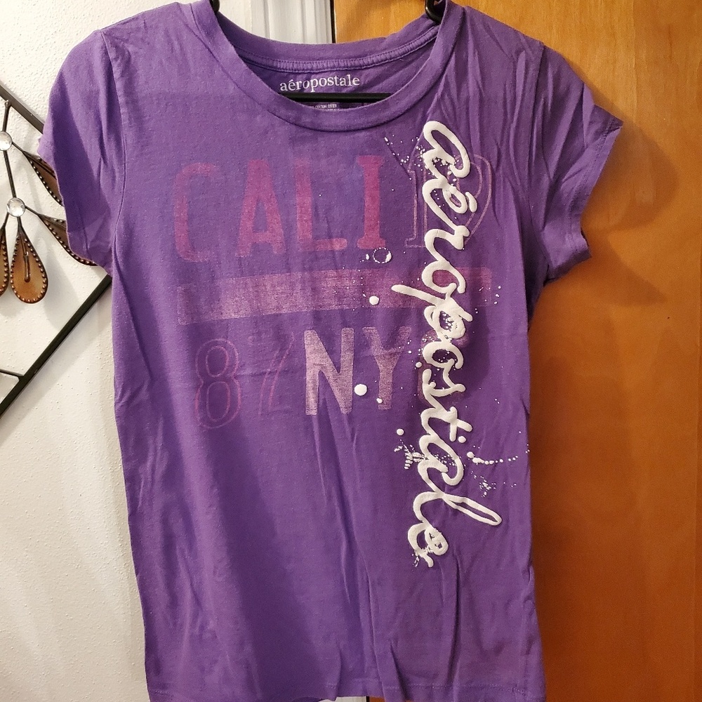 Aeropostale Graphic Tshirt - Large